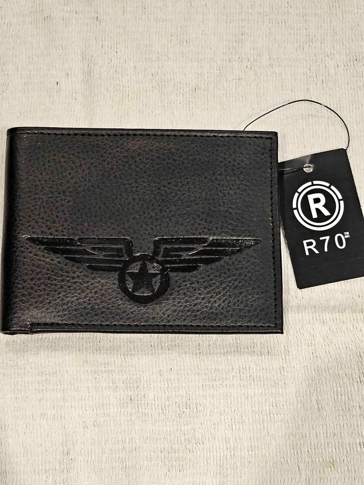 R70 Black Bifold Wallet with Embossed Star Air Wings Logo