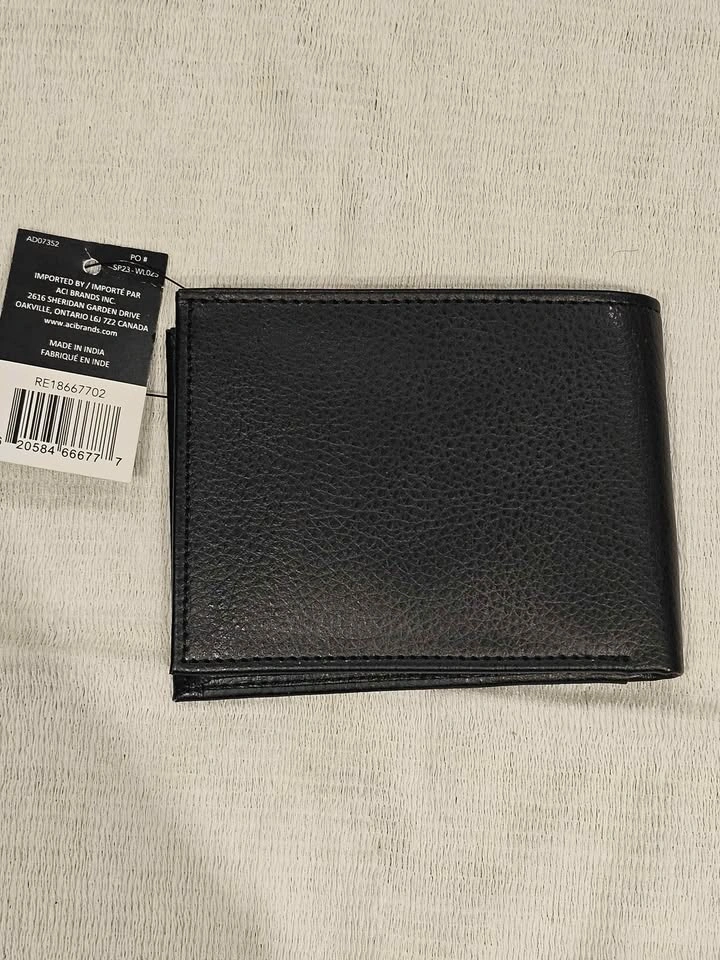 R70 Black Bifold Wallet with Embossed Star Air Wings Logo - photo 3