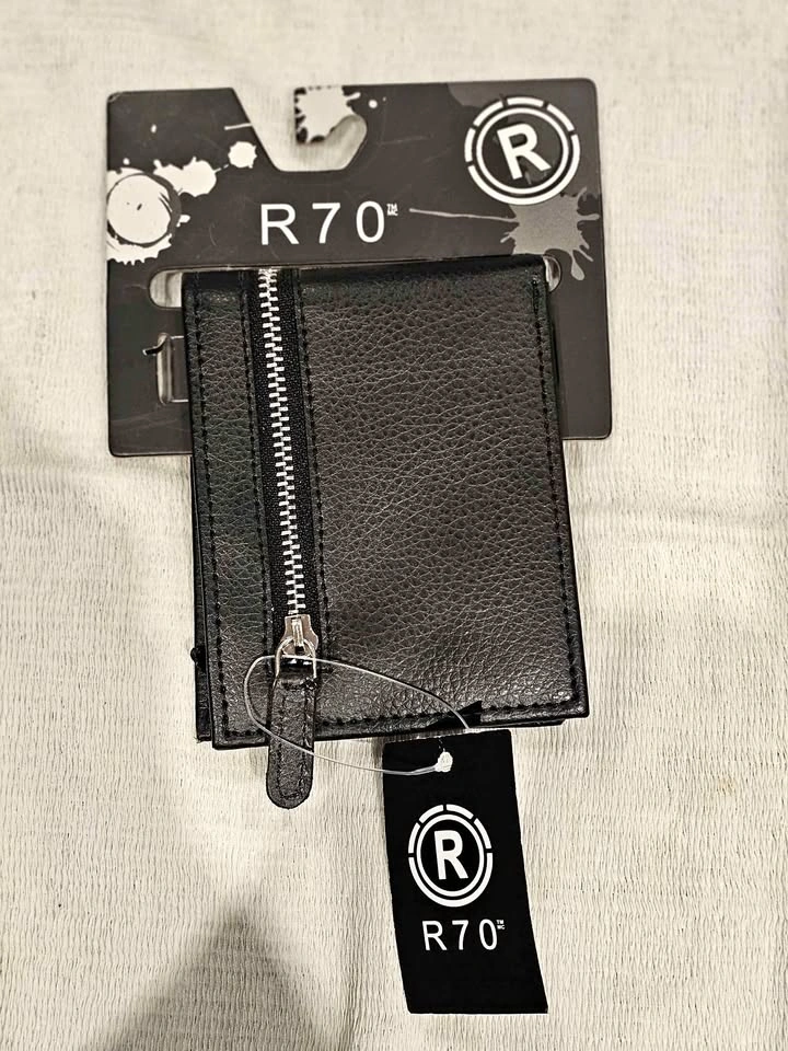 R70 Bifold Wallet