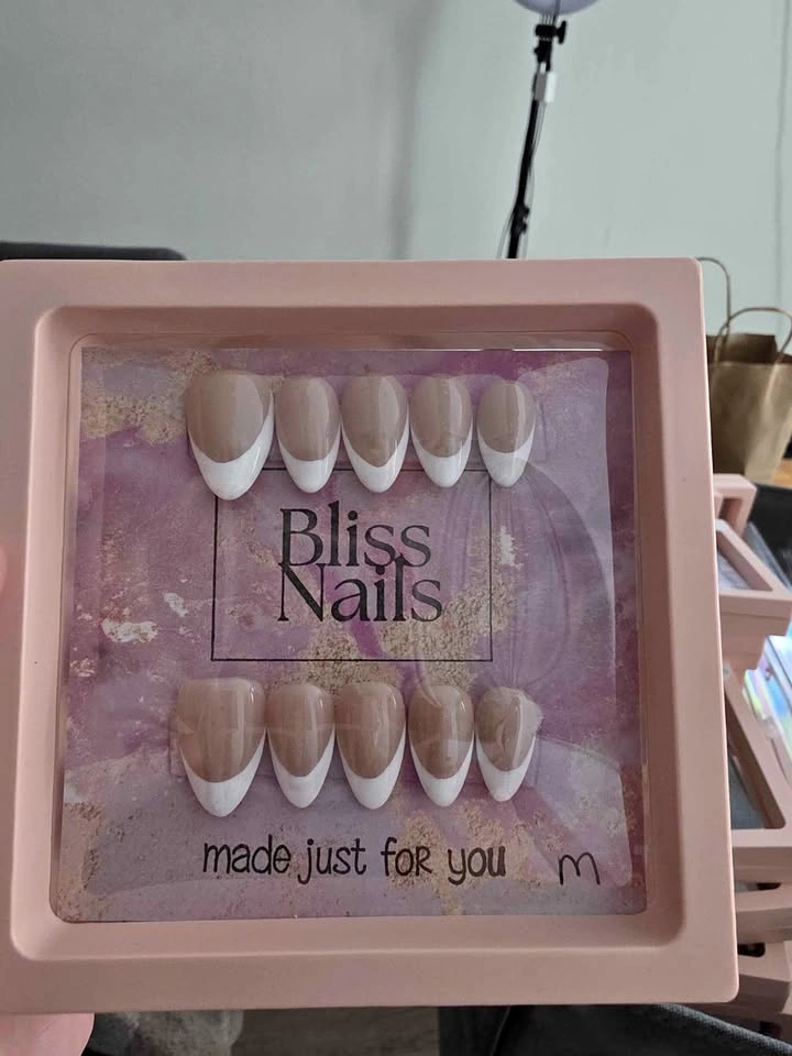 Bliss Nails French Tip Press-On Nails