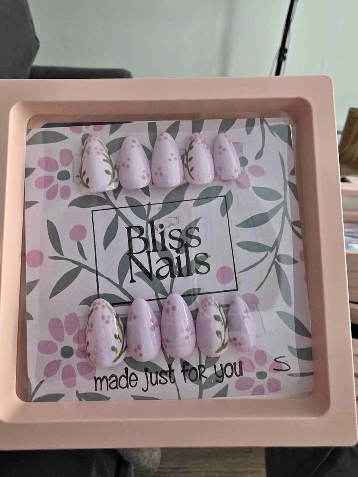 Bliss Nails Floral Press-On Nails
