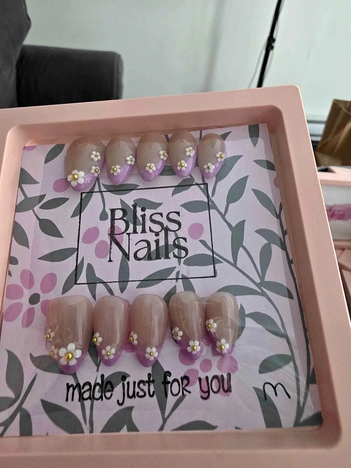 Bliss Nails Floral Press-On Nails