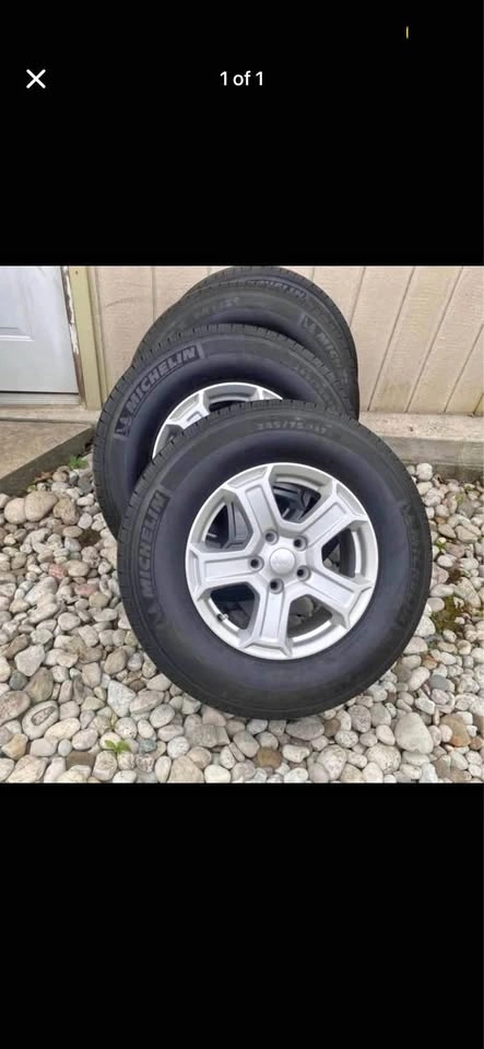 Jeep Wrangler OEM Rims & Michelin All-Season Tires – Complete Se