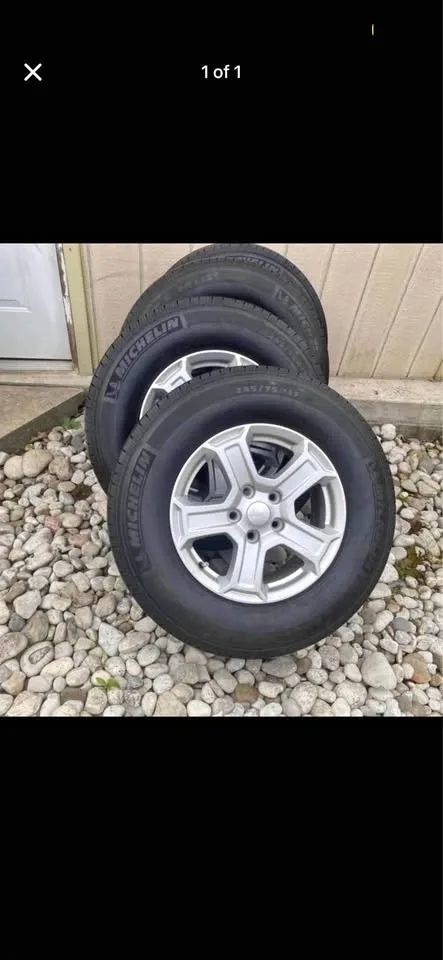 Jeep Wrangler OEM Rims & Michelin All-Season Tires – Complete Se