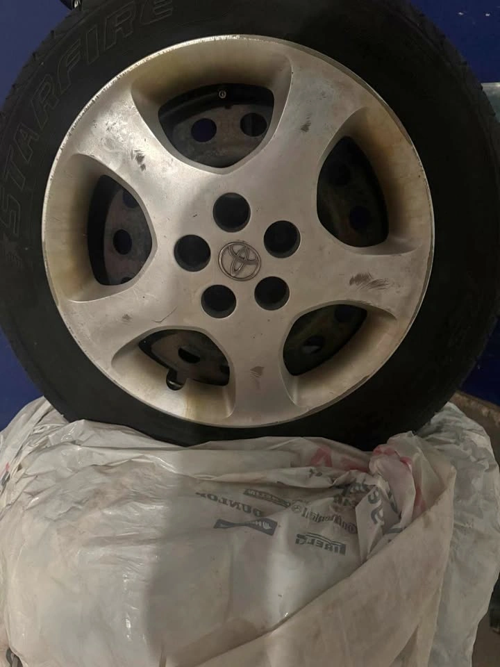 Toyota Corolla 5x100 all season tires with steel rims