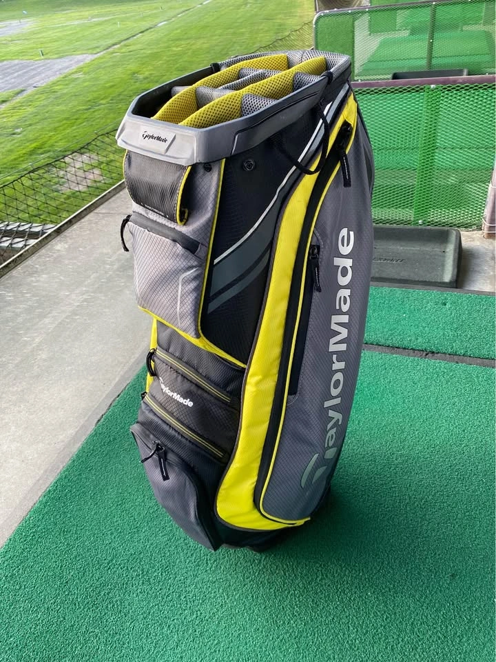 TaylorMade Golf Cart Bag 10 way top under mint condition
