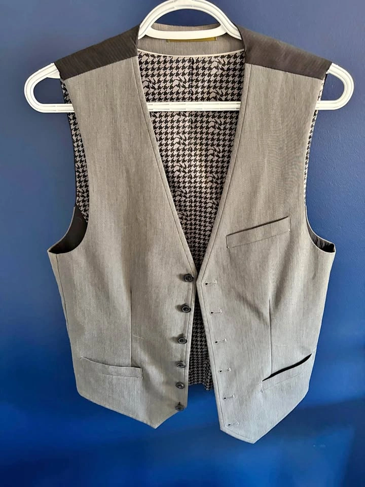 Men’s Suit Vest- small