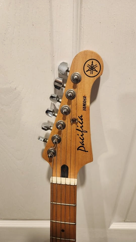$250 Pacifica 112 HSS Electric Guitar by Yamaha - Natural - photo 4
