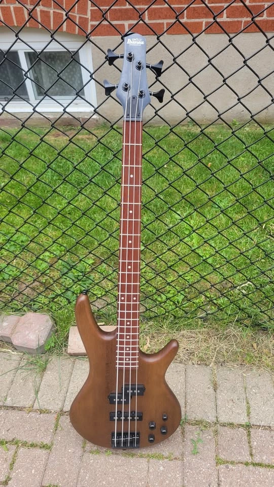 $300 Ibanez Gio GSR200B Active Electric Bass – Walnut Flat - photo 2