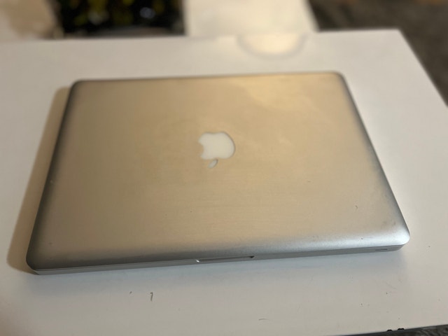 Apple MacBook Pro 13-inch