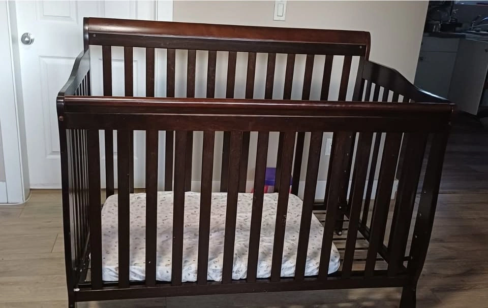 Concord Baby Crib + Bed - photo 3