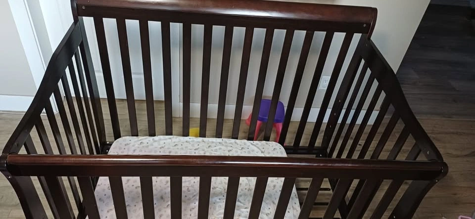 Concord Baby Crib + Bed - photo 4