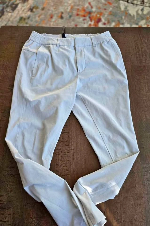 Lululemon White Commission Pant (Size 33)