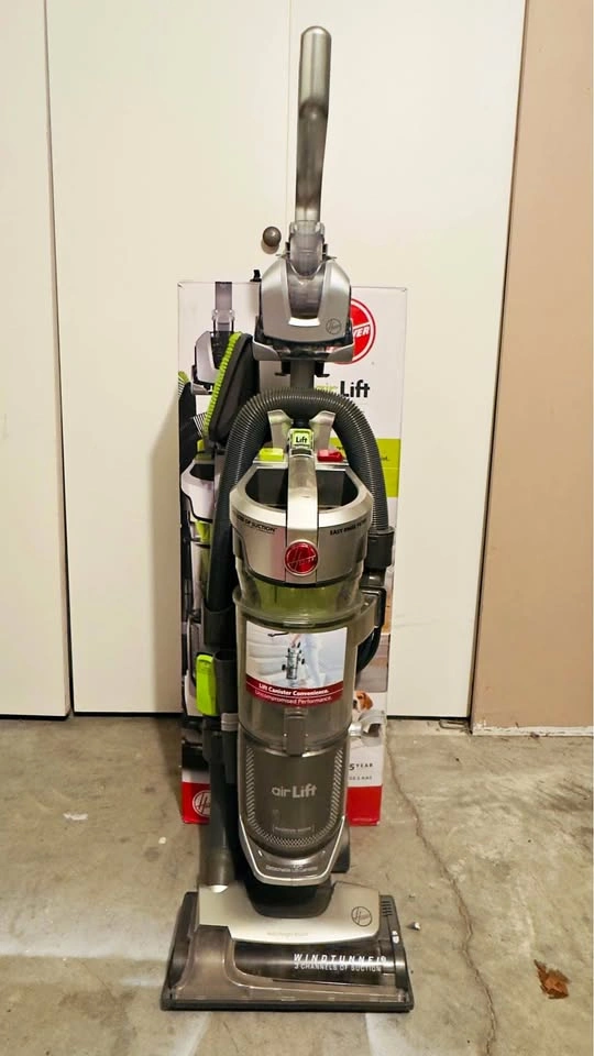 Hoover Air Lift Deluxe Bagless Upright Vacuum Cleaner, UH72510RM