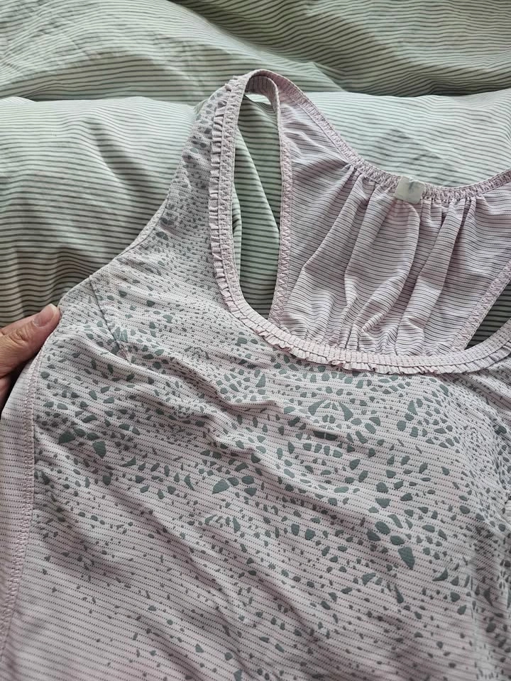 Lululemon Pink Tank Top - Womans Size 6 - photo 3