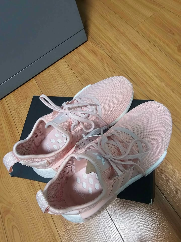 Adidas NMDs Pink Size 5 - photo 2