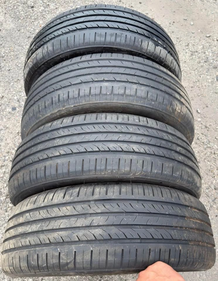 Set of 4 All-Season Tires — 215/65R16 — 80% Tread — DOT 2825 - photo 4