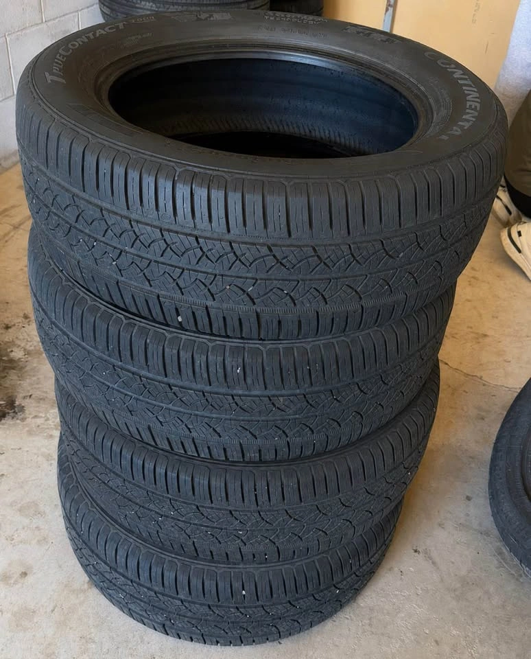 Set of 4 Continental All-Season Tires - 225/60R17 - 80% Tread - photo 3