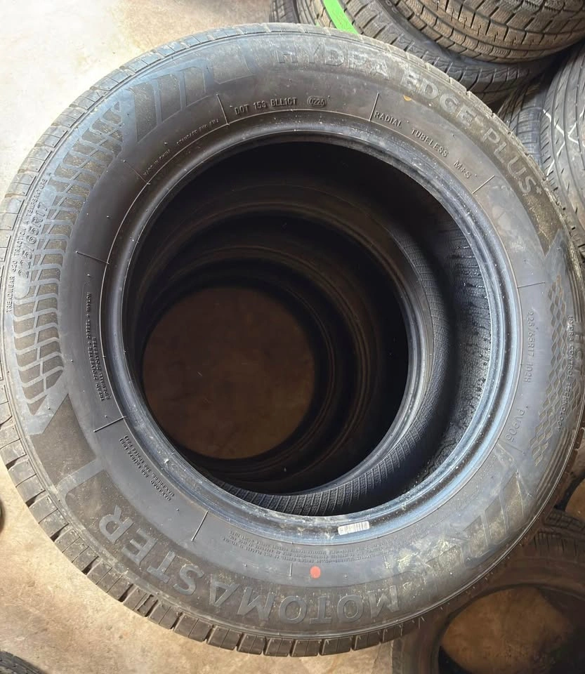 Like New Set of 4 All-Season SUV Tires — 225/65R17 - photo 4