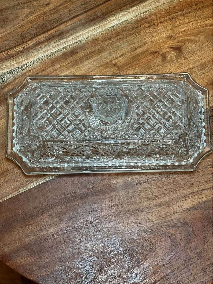 Vintage 1970s Avon Clear Pressed Glass Covered Butter Dish - photo 2