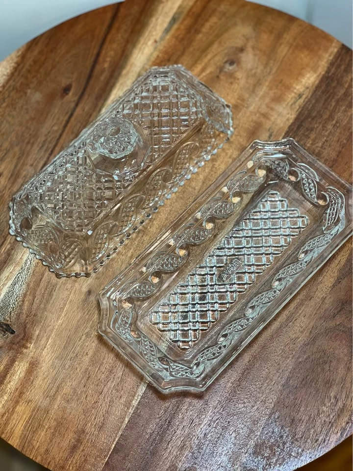 Vintage 1970s Avon Clear Pressed Glass Covered Butter Dish - photo 3