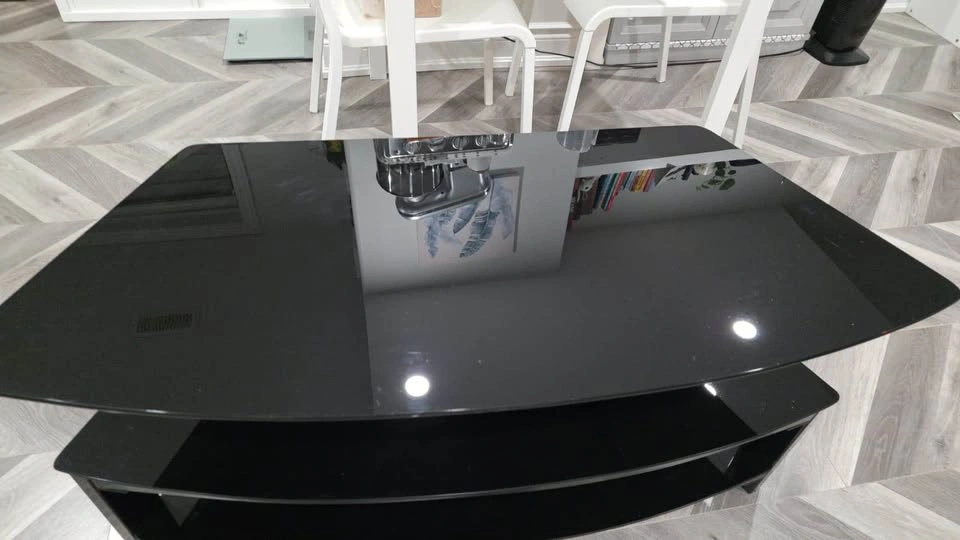 Tv stand/ table black glass heavy - photo 3