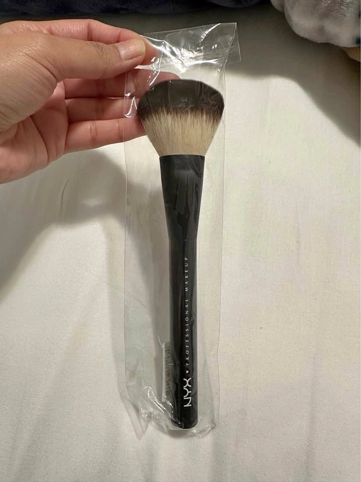 NYX pro brush