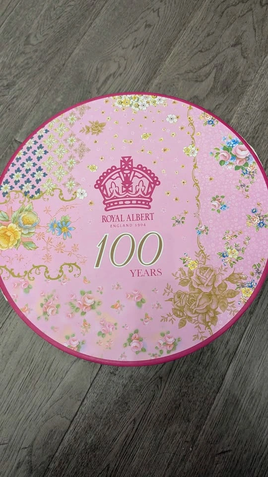 BNIB Royal Albert 100 Years Teacup and Saucer Set - photo 3