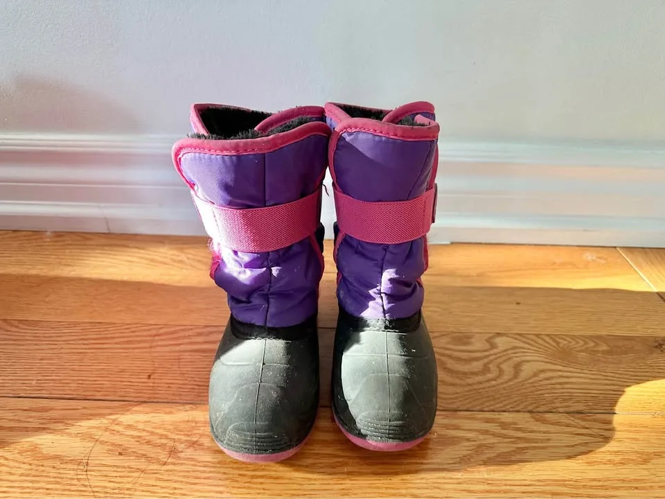 Snow boots - toddler girl size 10 image indicator(2)