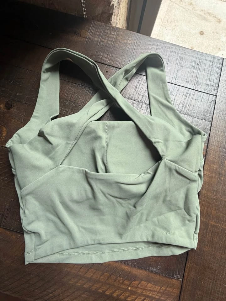 New in bag. Green bra top with shelf bra and padding! - photo 2