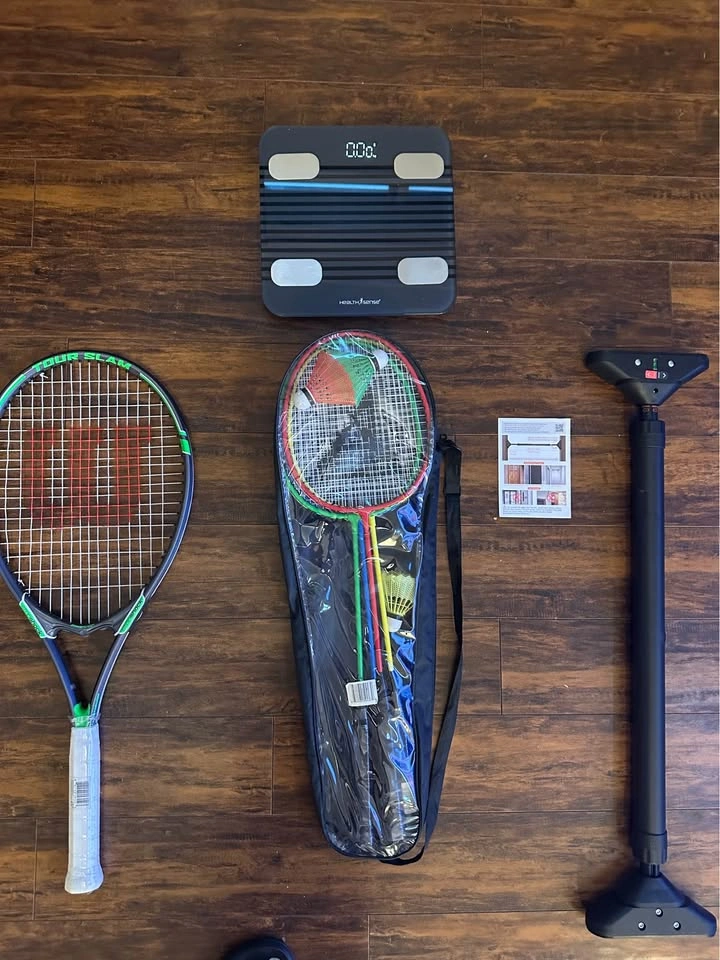 Brand new pull up bar, tennis/badminton racquets and weight mach - photo 5