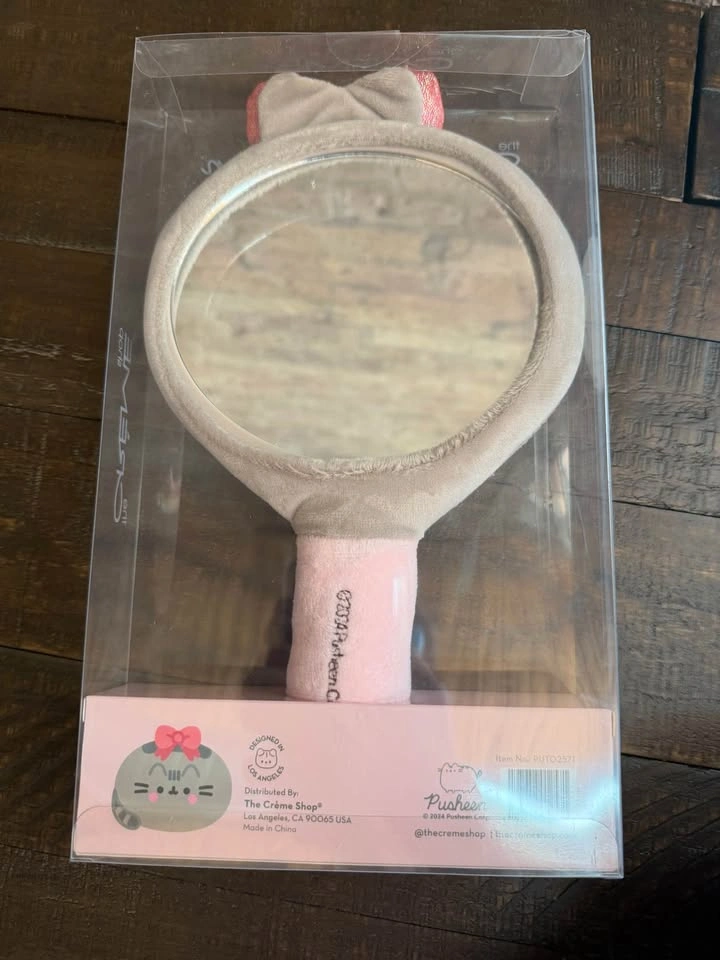 Hello Kitty x Pusheen Plush Mirror New in box - photo 2