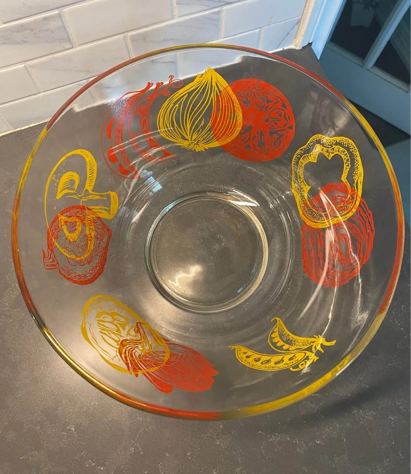 Vintage 1960s MCM Large Clear Glass Vegetable Mixing Bowl - photo 3