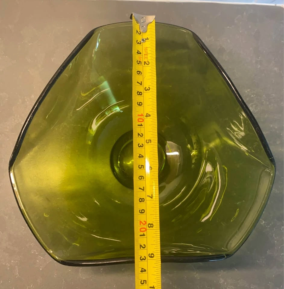 Vintage Anchor Hocking Avocado Coloured Triangular Glass Bowl - photo 4