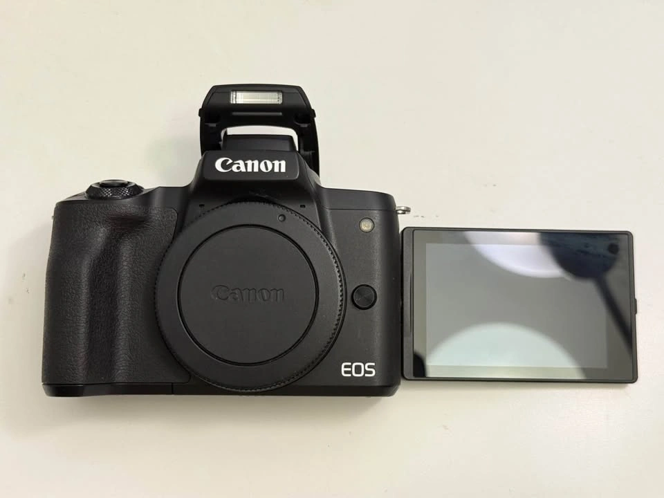 Canon EOS M50 Mark II Mirrorless Camera + Kit Lens & Accessories - photo 3