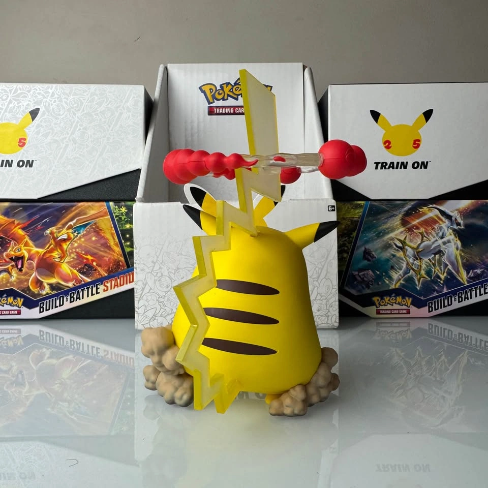 Pokemon 25th Anniversary Pikachu Vmax Figure - photo 2
