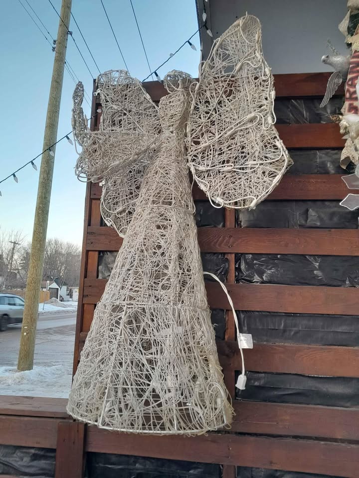 Large Christmas Light up Angel Decoration - photo 2