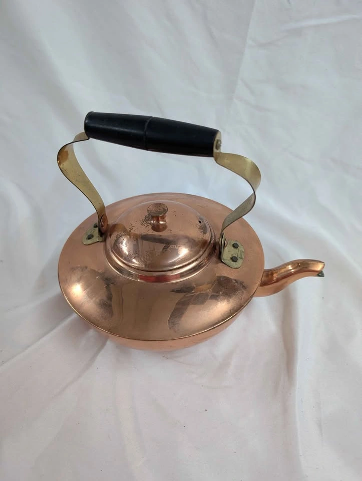 Vintage LAMINACO Copper Tea Kettle with Handle - photo 3