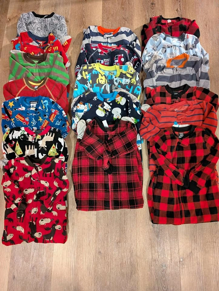 Boy 2t-3t Fleece Footed Pajamas 15-Piece Lot