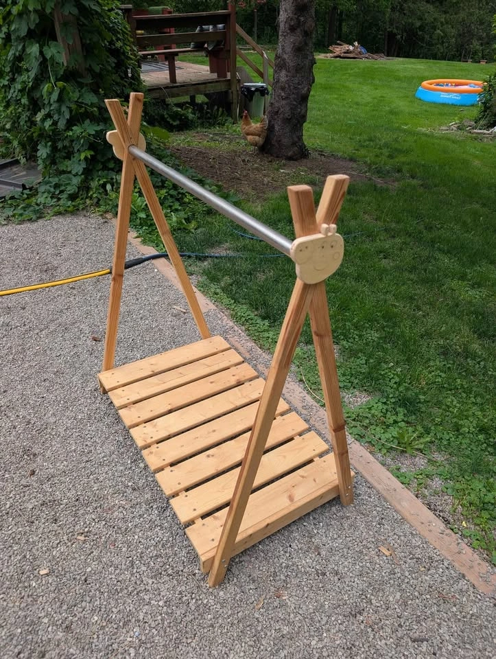 Montessori wood kids clothing rack - photo 2