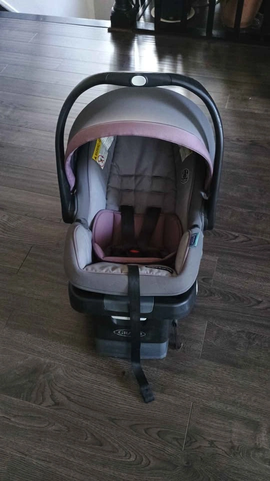Graco Car Seat - photo 2