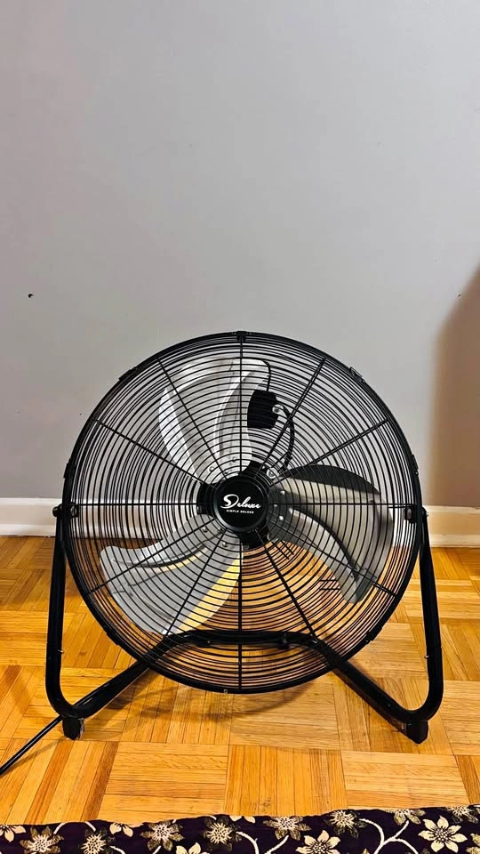 20” High Velocity Floor Fan – Powerful Cooling | Like New!