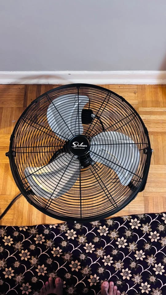 20” High Velocity Floor Fan – Powerful Cooling | Like New! - photo 2