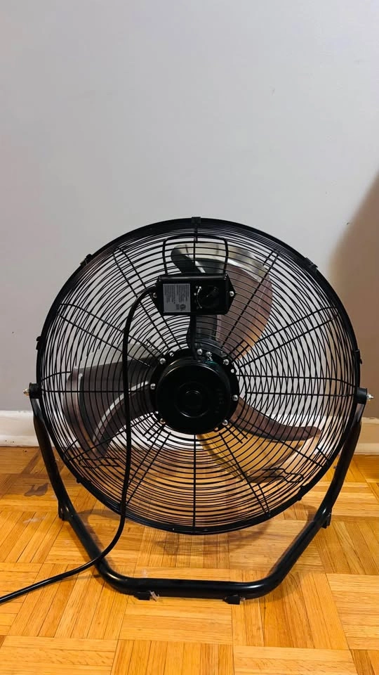 20” High Velocity Floor Fan – Powerful Cooling | Like New! - photo 3