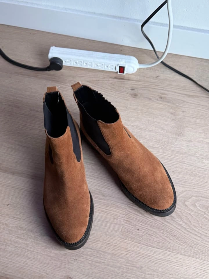 Brown Suede Platform Chelsea Boots - photo 3