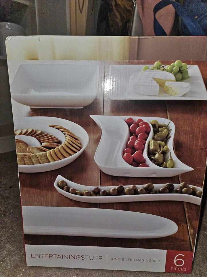 6 Piece Entertaining Set EUC in Box