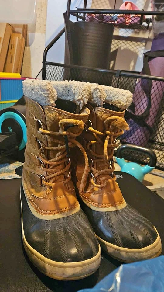Sorel Caribou Men's Winter Boots Size 8.5