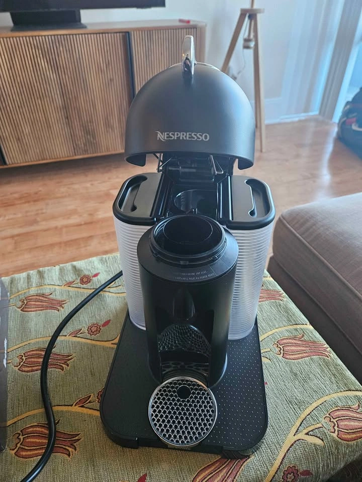 Nespresso Vertuo Breville Coffee Machine - Matt Black - photo 3