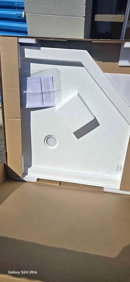 DreamLine SlimLine 36-in x 36-in Neo-angle Shower Pan Base