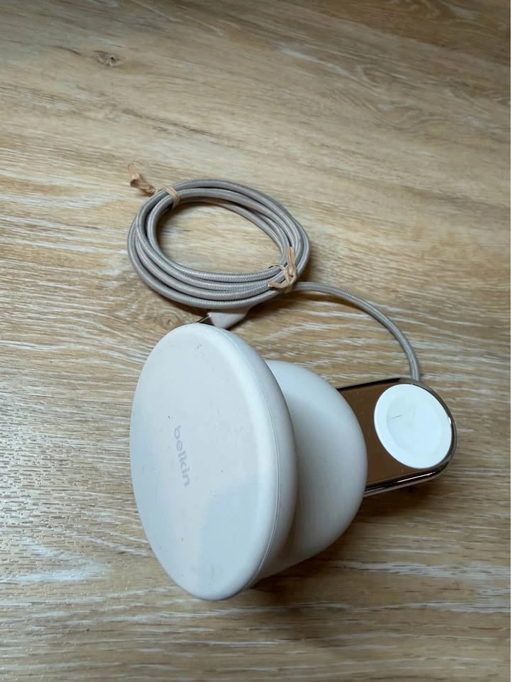 Belkin BoostCharge Pro 2-in-1 Magnetic Charging Dock - photo 2